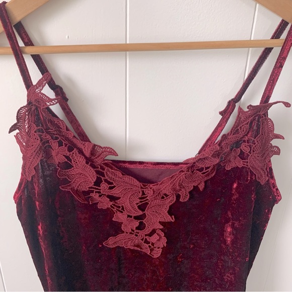 Velvet lace tank top - Picture 2 of 4